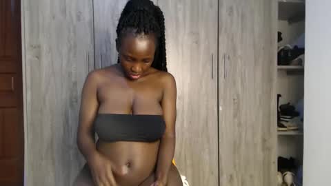 Snapshot of gulpess chatting on December 22, 10:58 pm Miss Incredible online show from December 22, 10:58 pm