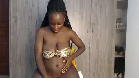 Snapshot of gulpess chatting on February 24, 11:09 pm Miss Incredible online show from February 24, 11:09 pm