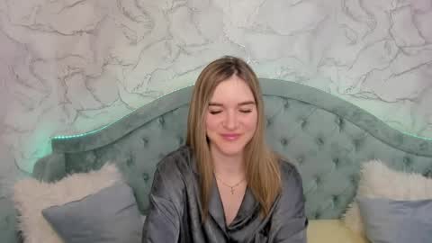 gwensmitt online show from May 30, 11:00 pm
