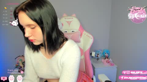 Snapshot of gylaxie chatting on December 5, 9:06 am online show from December 5, 9:06 am