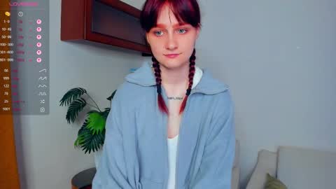 Snapshot of h0lyangel chatting on September 27, 7:21 pm Chloe online show from September 27, 7:21 pm