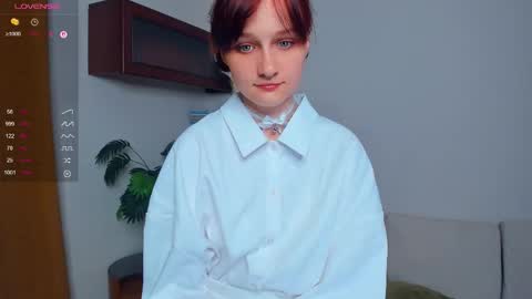 Snapshot of h0lyangel chatting on September 21, 7:23 pm Chloe online show from September 21, 7:23 pm