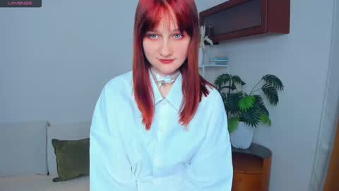 Chloe online show from November 11, 6:49 pm