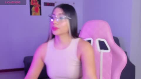 Snapshot of h3y_mia3 chatting on March 2, 5:23 am Paulina online show from March 2, 5:23 am