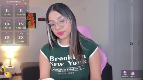 Snapshot of h3y_mia3 chatting on March 7, 7:08 am Paulina online show from March 7, 7:08 am