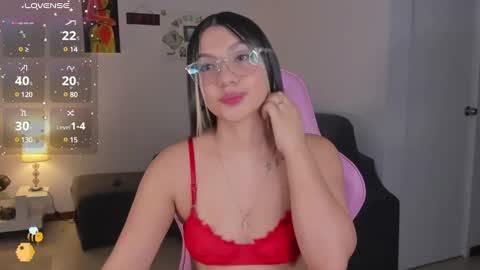 Snapshot of h3y_mia3 chatting on March 4, 7:08 am Paulina online show from March 4, 7:08 am