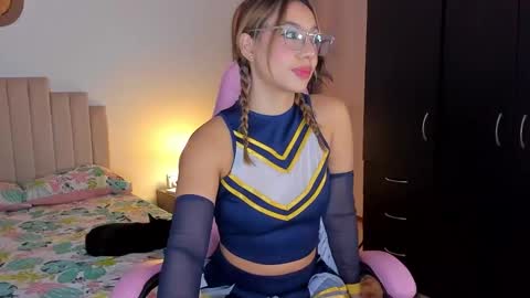 Snapshot of h3y_mia3 chatting on September 19, 4:55 am Paulina online show from September 19, 4:55 am