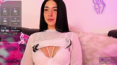 Hadid online show from October 4, 8:46 pm