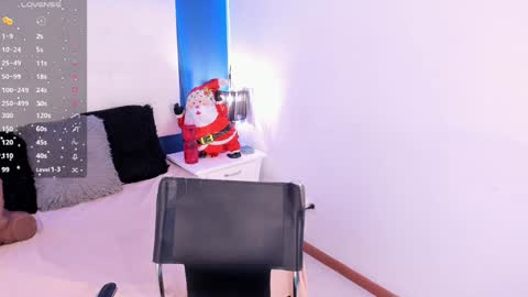 Snapshot of haiileymiller chatting on December 19, 4:13 am Kendal online show from December 19, 4:13 am