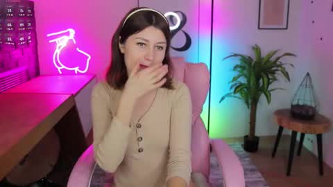 Hailey  Green online show from February 9, 7:09 pm