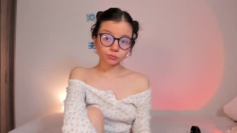 Snapshot of hailey_firee chatting on December 19, 11:35 pm Hailey online show from December 19, 11:35 pm