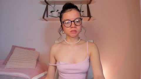 Snapshot of hailey_firee chatting on January 15, 1:45 am Hailey online show from January 15, 1:45 am