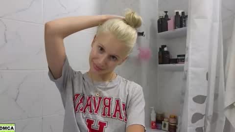 Snapshot of hailey_would chatting on September 30, 9:30 pm hailey_would online show from September 30, 9:30 pm