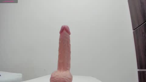 Snapshot of haily_b chatting on January 30, 7:59 pm Haily online show from January 30, 7:59 pm