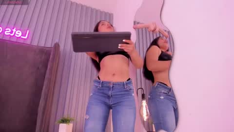 Snapshot of haily_b chatting on February 25, 3:31 am Haily online show from February 25, 3:31 am