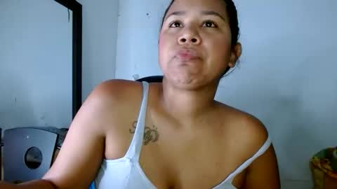 hairygirl83 online show from May 11, 11:45 am