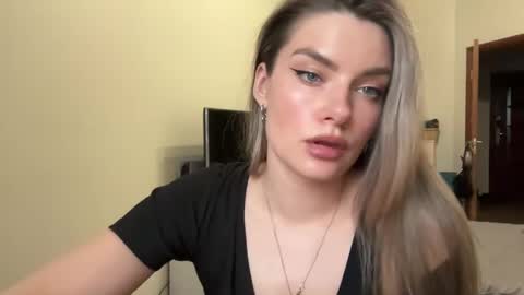 haley_rune online show from March 2, 1:09 pm