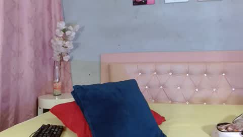 halle_bailey online show from May 21, 1:58 am