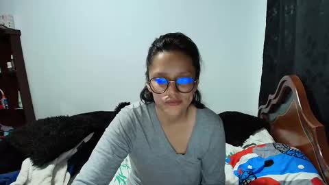 Snapshot of hallegreene20 chatting on September 20, 2:54 am Halle 3 online show from September 20, 2:54 am