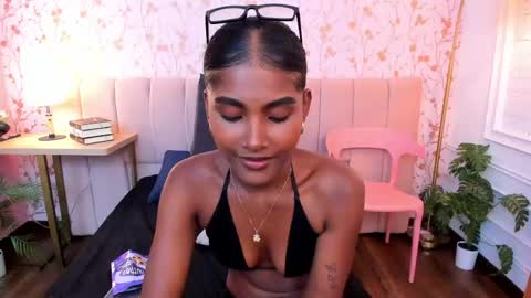 Halley Lorens online show from May 30, 7:21 pm