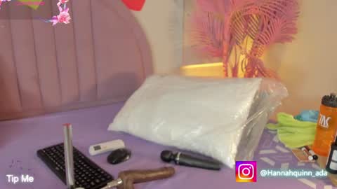 hanaahquinn online show from June 29, 11:43 am