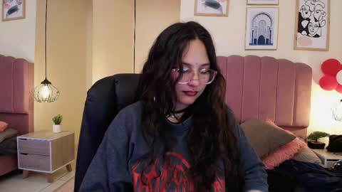 hanabie_ online show from April 11, 3:12 am