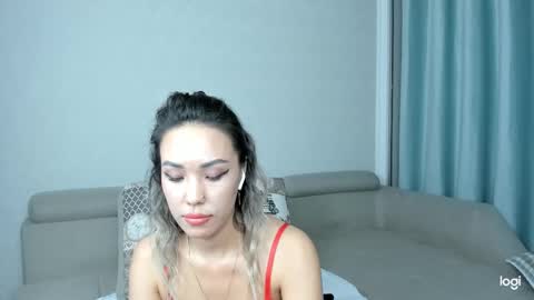 Snapshot of hanah_cho_cho chatting on February 18, 2:49 pm Hanah online show from February 18, 2:49 pm