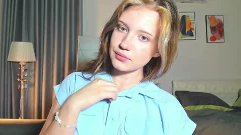 hanahwoods online show from February 26, 8:57 pm