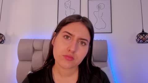 hanna__evans_ online show from February 13, 12:29 pm