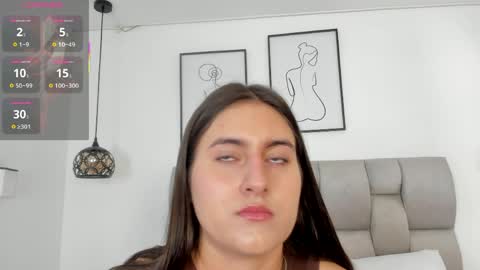 hanna__evans_ online show from April 11, 12:31 pm