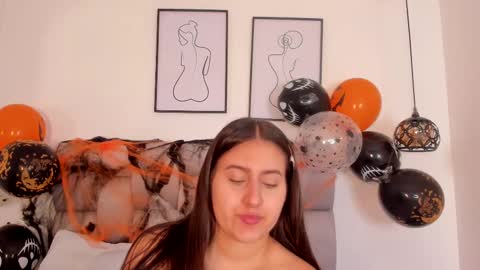 hanna__evans_ online show from October 26, 1:06 pm