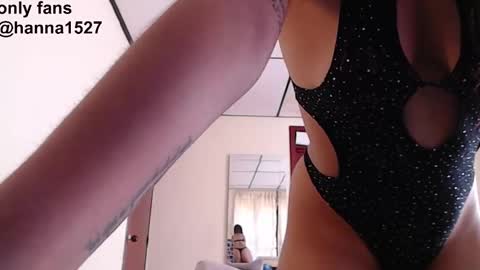Snapshot of hanna_beily chatting on October 16, 6:32 pm hanna online show from October 16, 6:32 pm