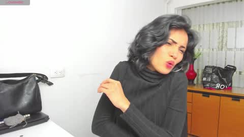 Sara online show from November 12, 6:28 pm