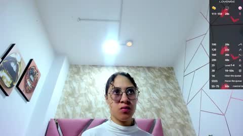 Snapshot of hanna_corne chatting on December 6, 11:44 am HANNA online show from December 6, 11:44 am