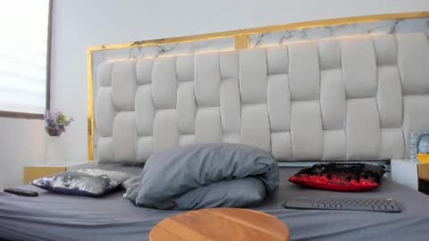 Hanna lens online show from March 7, 7:43 pm