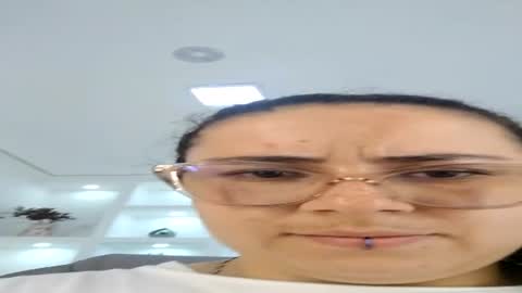 hanna_moons online show from August 4, 9:04 am