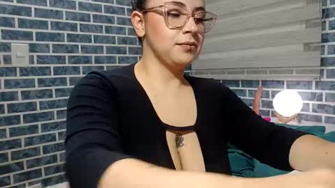 hanna_moons online show from April 21, 3:35 am