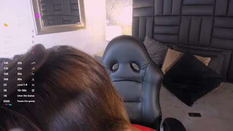 Hanna  online show from February 10, 8:21 pm