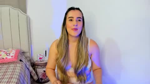 Snapshot of hannaa86 chatting on December 10, 5:44 pm Hanna online show from December 10, 5:44 pm