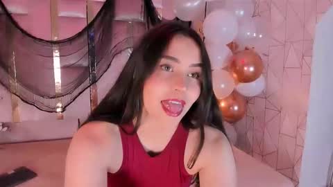  Hanna Collins  online show from December 4, 12:40 pm