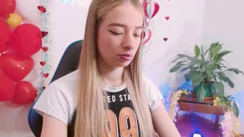 Snapshot of hannah_026 chatting on September 24, 1:10 pm Hannah 027 online show from September 24, 1:10 pm