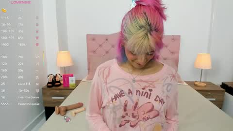 Hannah online show from May 30, 11:41 am