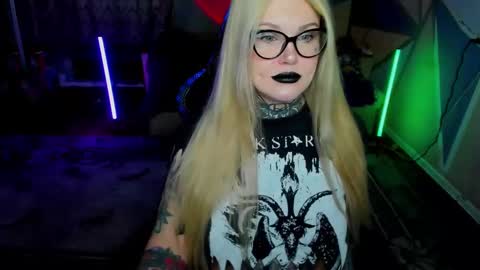 Hannah online show from March 2, 12:47 pm