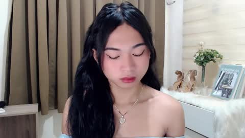 Riah online show from February 25, 2:47 am