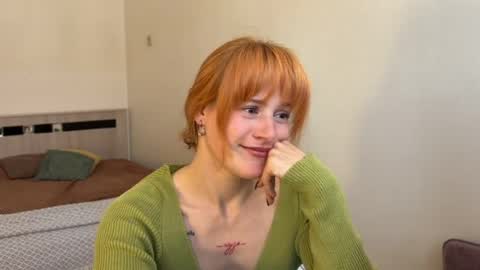 hannah levis  online show from April 29, 11:24 am