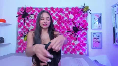 Snapshot of hannah_miller_1 chatting on October 13, 12:30 pm Hannah Miller online show from October 13, 12:30 pm