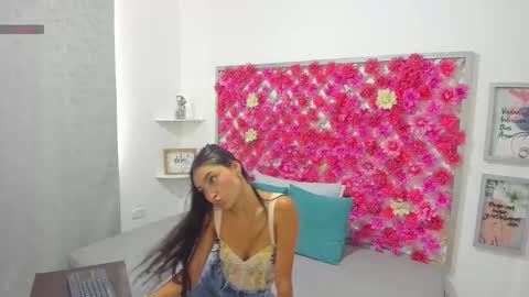 Snapshot of hannah_miller_1 chatting on September 27, 7:21 pm Hannah Miller online show from September 27, 7:21 pm