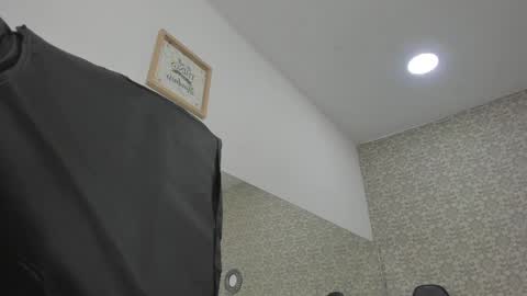 Snapshot of hannah_miller__ chatting on January 2, 11:31 am HANNAH MILLER online show from January 2, 11:31 am