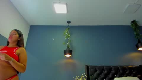 Snapshot of hannah_miller__ chatting on February 28, 5:48 pm HANNAH MILLER online show from February 28, 5:48 pm
