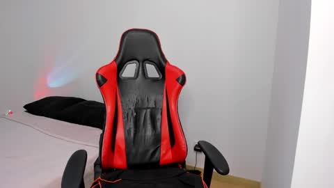 Hannah Milton online show from March 7, 8:38 pm